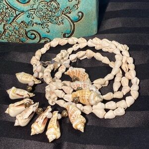 VINTAGE 50s/60s Shell Necklace & Bracele